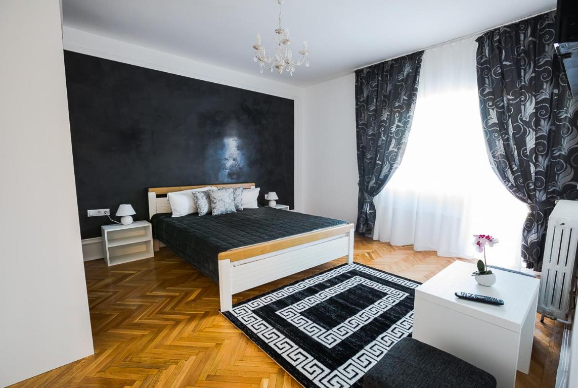 White Spacious Apartment Sibiu Bagian luar foto